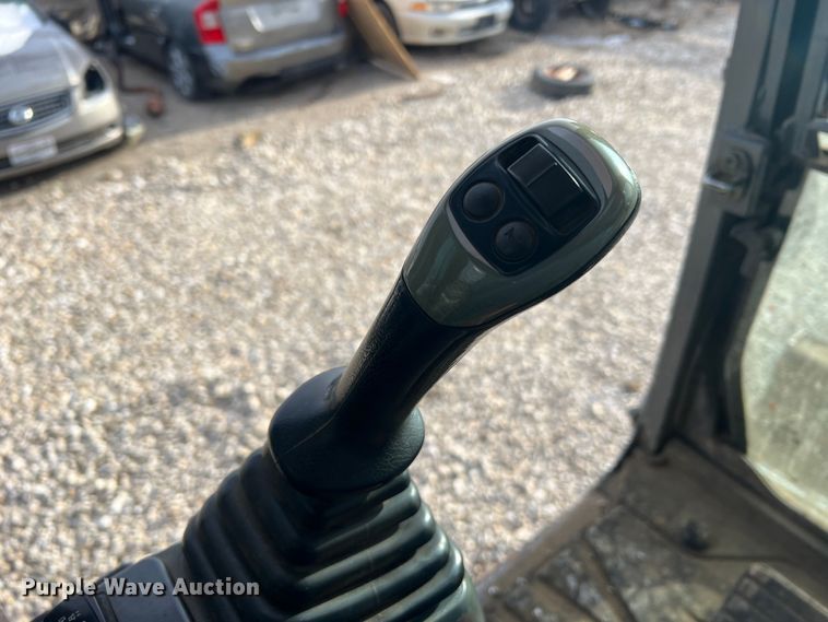 image for item JU9861 2017 Doosan DX140LCR-5  excavator