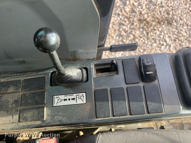 image for item JU9861 2017 Doosan DX140LCR-5  excavator