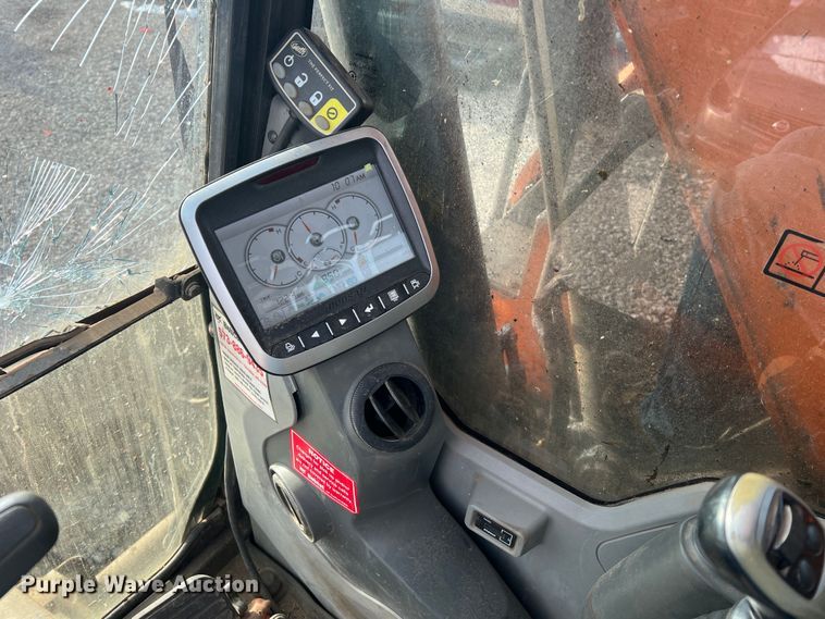 image for item JU9861 2017 Doosan DX140LCR-5  excavator