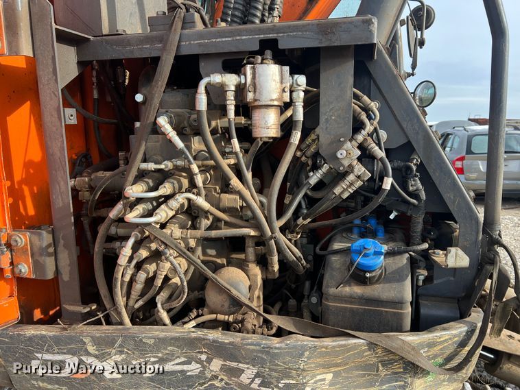 image for item JU9861 2017 Doosan DX140LCR-5  excavator