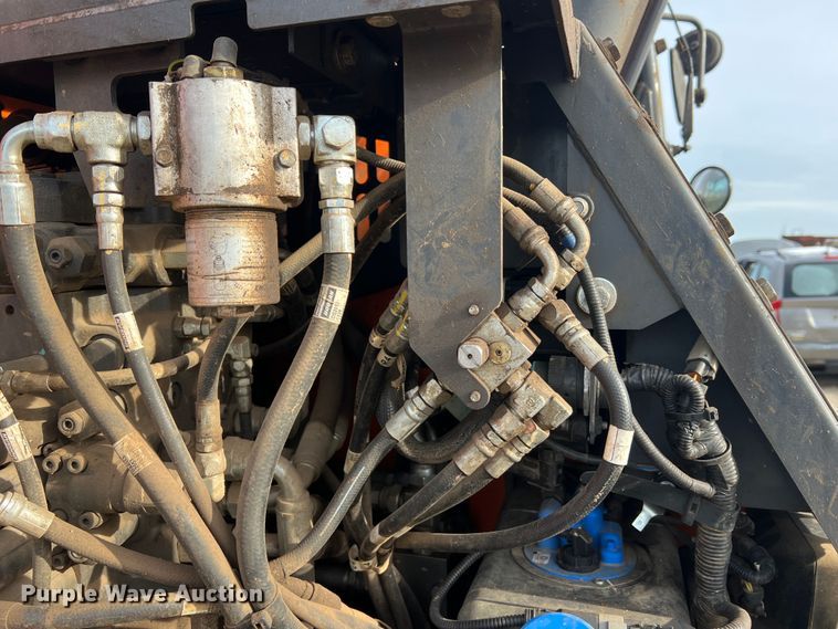 image for item JU9861 2017 Doosan DX140LCR-5  excavator