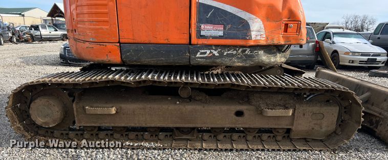 image for item JU9861 2017 Doosan DX140LCR-5  excavator