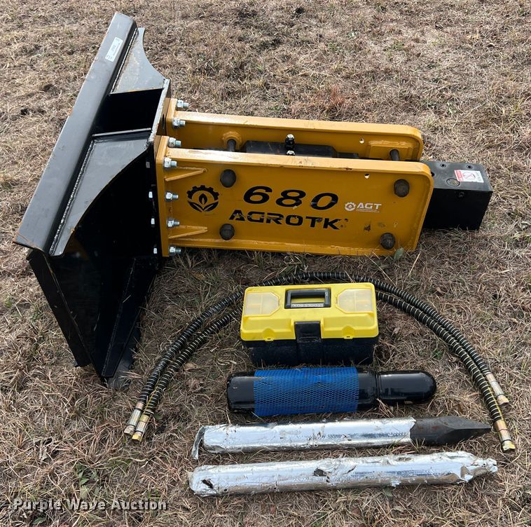image for item JV9482 2022 Agrotk SSHH680  skid steer breaker