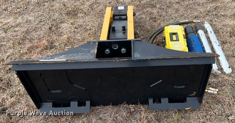 image for item JV9482 2022 Agrotk SSHH680  skid steer breaker