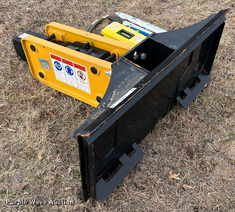 image for item JV9482 2022 Agrotk SSHH680  skid steer breaker