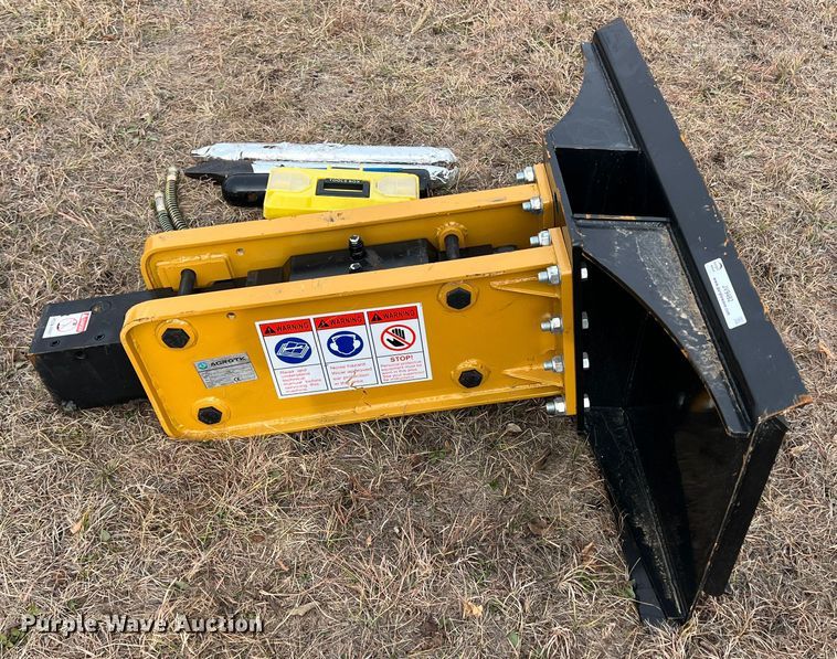 image for item JV9482 2022 Agrotk SSHH680  skid steer breaker