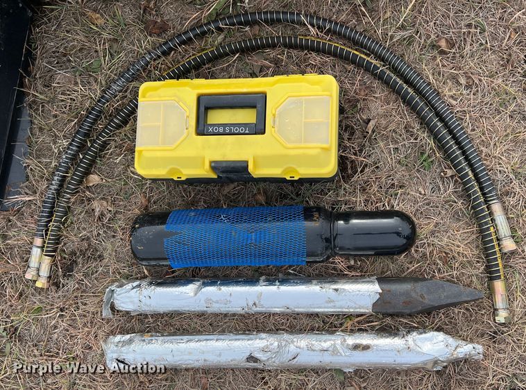 image for item JV9482 2022 Agrotk SSHH680  skid steer breaker