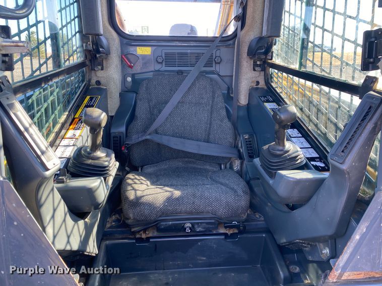 image for item JW9284 2015 John Deere 333E  tracked skid steer loader