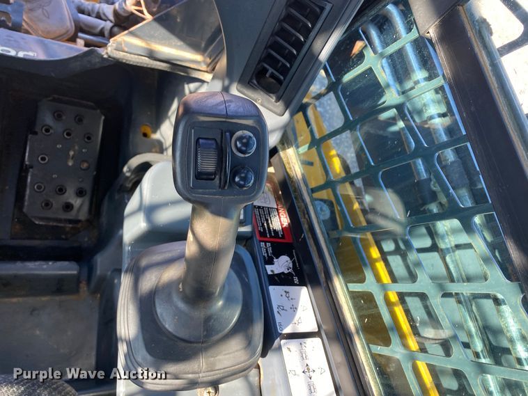 image for item JW9284 2015 John Deere 333E  tracked skid steer loader