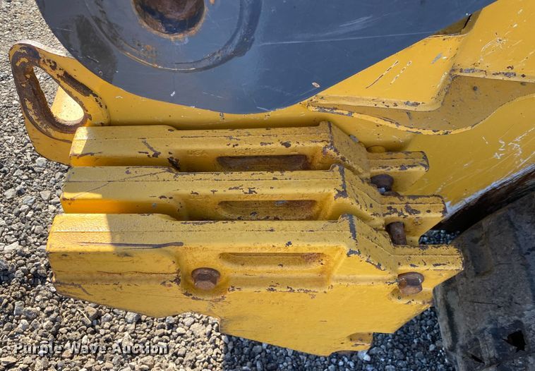 image for item JW9284 2015 John Deere 333E  tracked skid steer loader