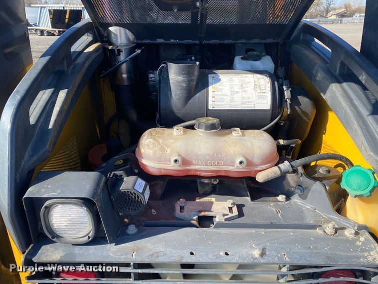 image for item JW9284 2015 John Deere 333E  tracked skid steer loader