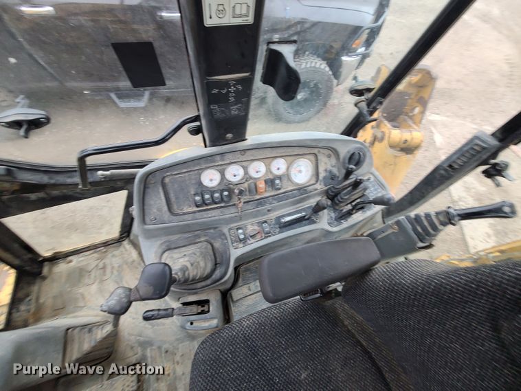 image for item JW9858 2006 Caterpillar 420D  backhoe