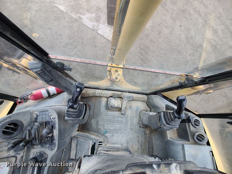 image for item JW9858 2006 Caterpillar 420D  backhoe