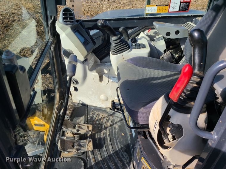 image for item JW9908 2013 John Deere 60G  mini excavator