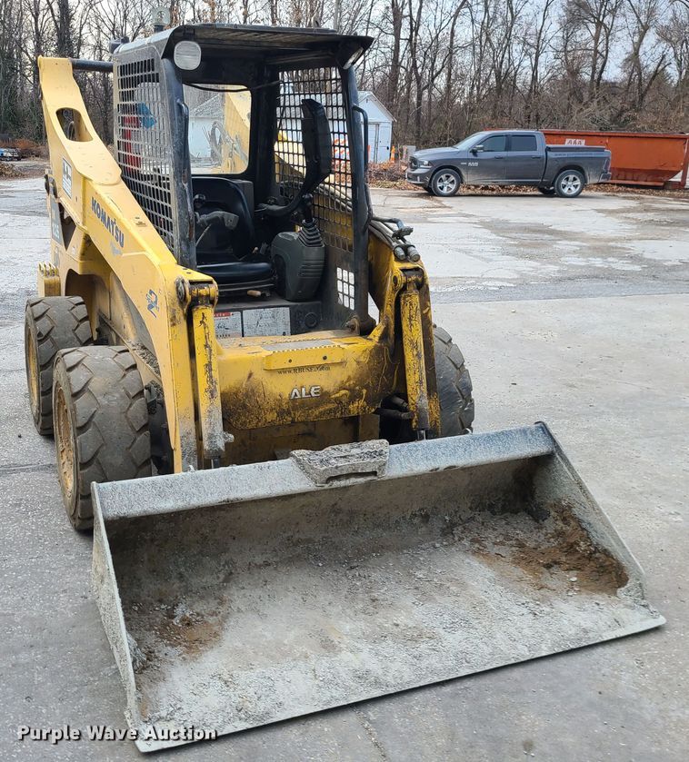 image for item JW9913 2006 Komatsu SK1026-5N  skid steer loader