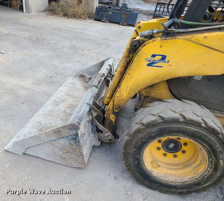 image for item JW9913 2006 Komatsu SK1026-5N  skid steer loader