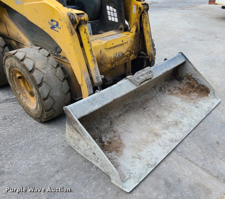 image for item JW9913 2006 Komatsu SK1026-5N  skid steer loader