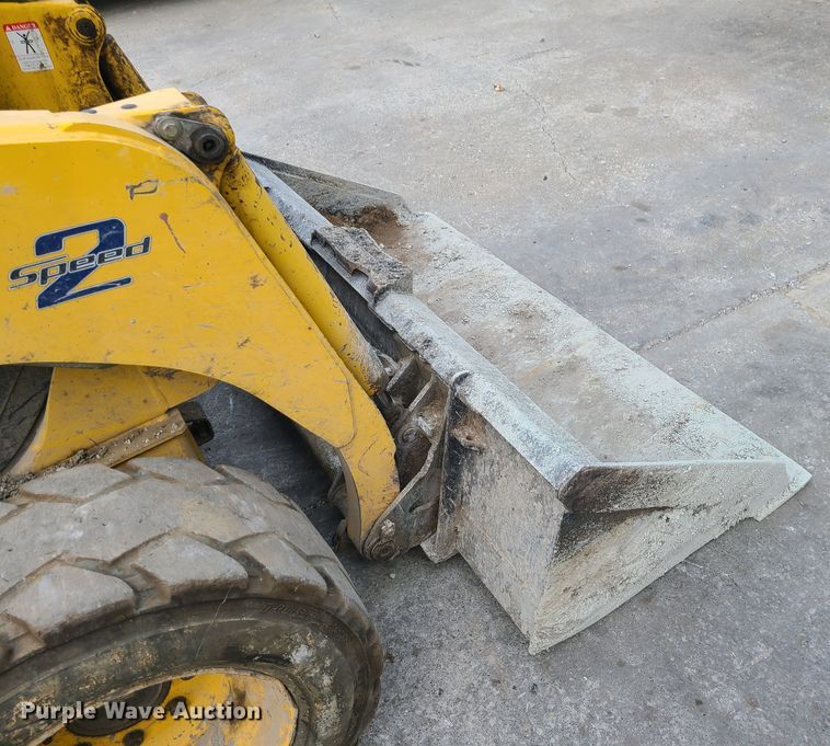 image for item JW9913 2006 Komatsu SK1026-5N  skid steer loader