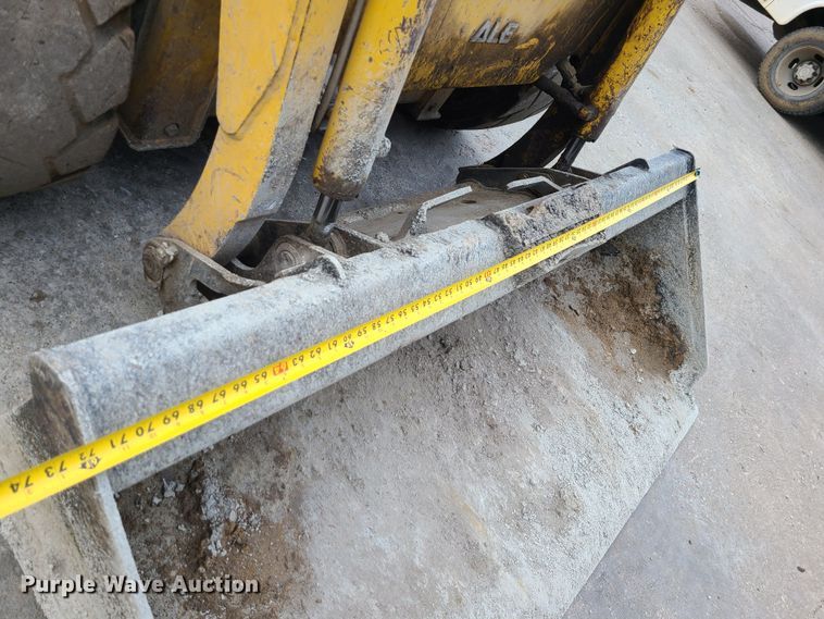 image for item JW9913 2006 Komatsu SK1026-5N  skid steer loader