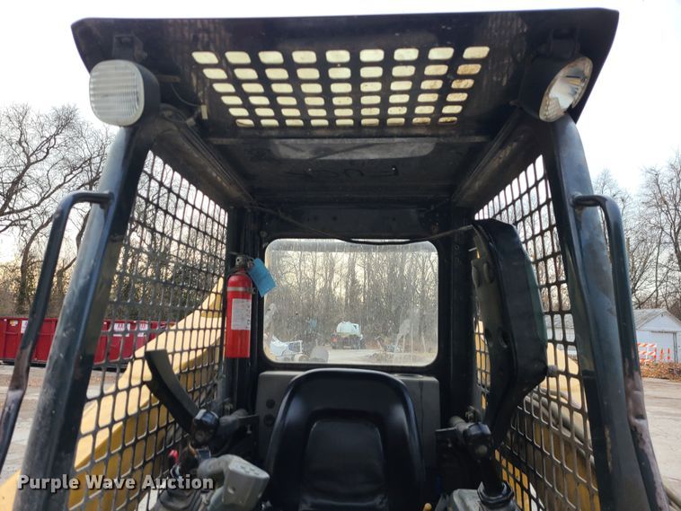 image for item JW9913 2006 Komatsu SK1026-5N  skid steer loader