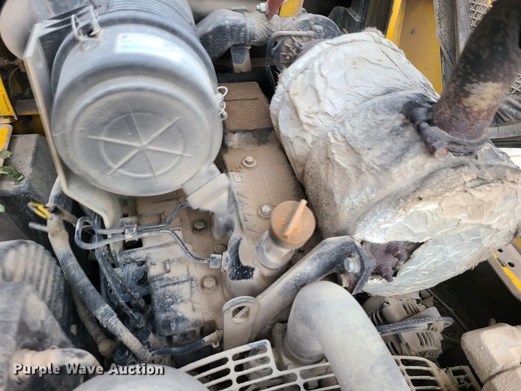 image for item JW9913 2006 Komatsu SK1026-5N  skid steer loader