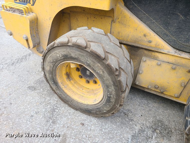 image for item JW9913 2006 Komatsu SK1026-5N  skid steer loader
