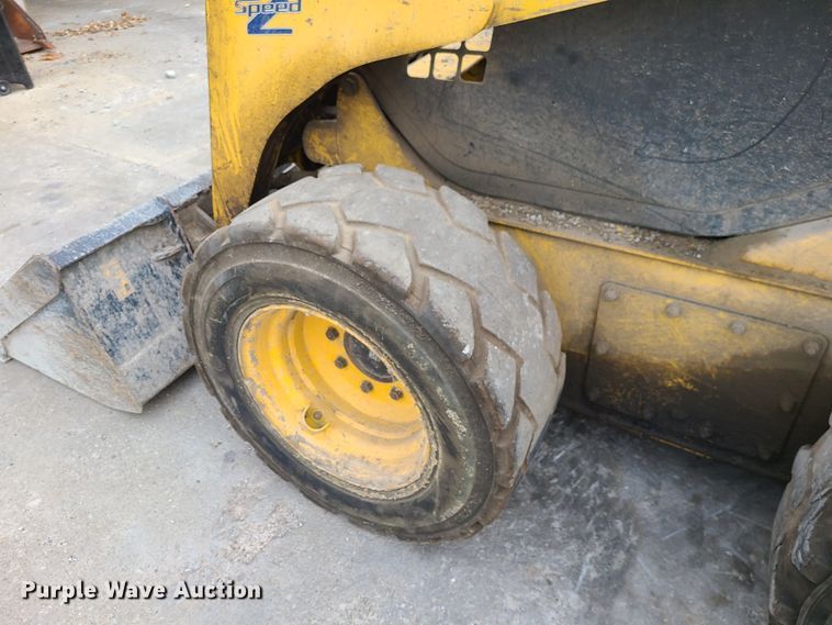 image for item JW9913 2006 Komatsu SK1026-5N  skid steer loader
