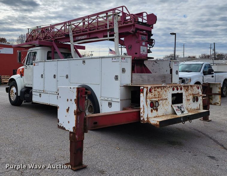 image for item JW9937 2000 International 4700  bucket truck