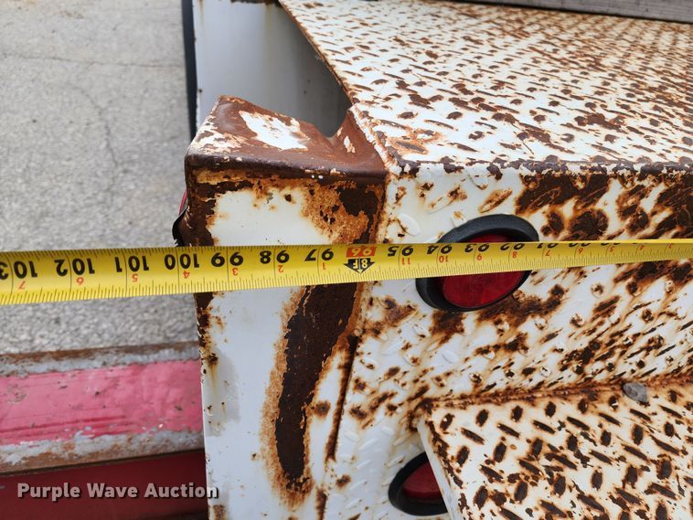 image for item JW9937 2000 International 4700  bucket truck