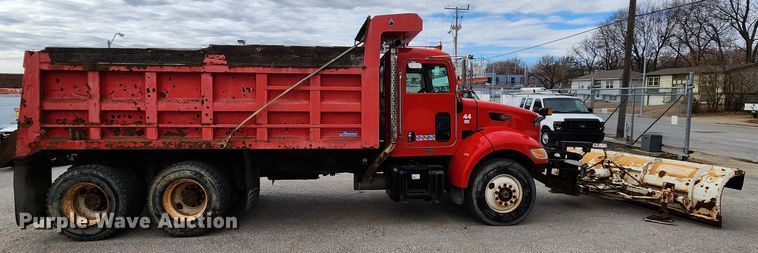 image for item JW9938 2007 Peterbilt 335  dump truck