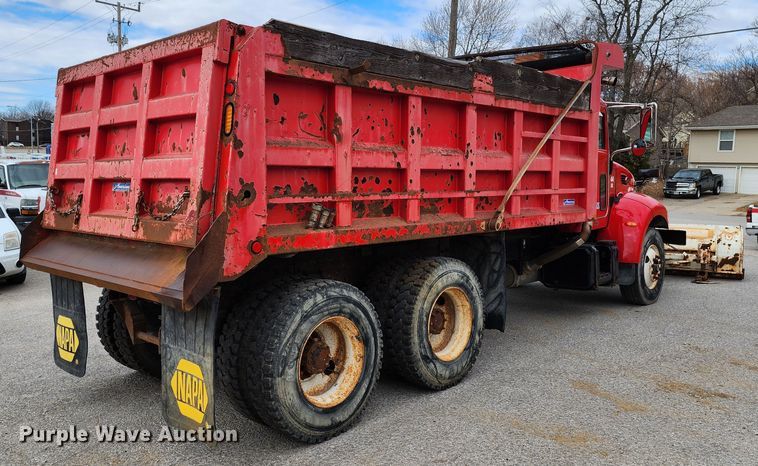 image for item JW9938 2007 Peterbilt 335  dump truck