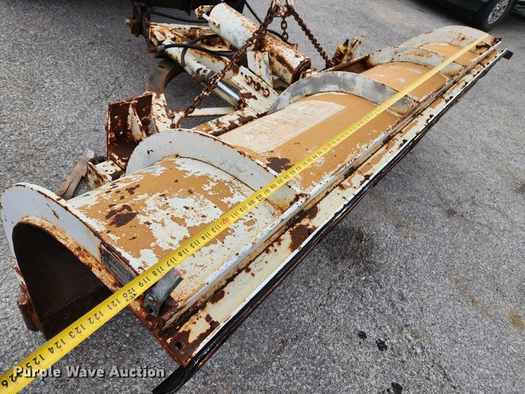 image for item JW9938 2007 Peterbilt 335  dump truck