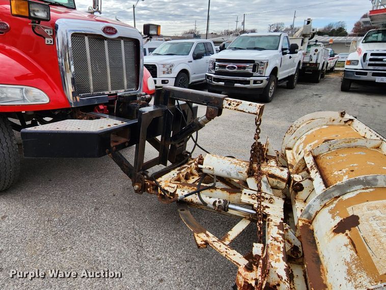 image for item JW9938 2007 Peterbilt 335  dump truck