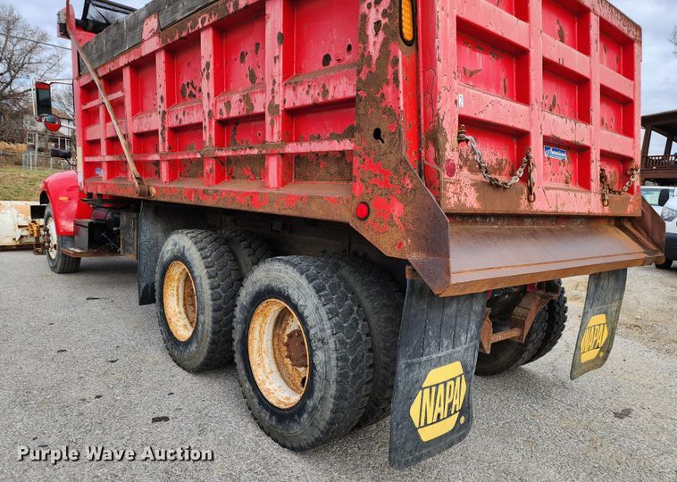 image for item JW9938 2007 Peterbilt 335  dump truck