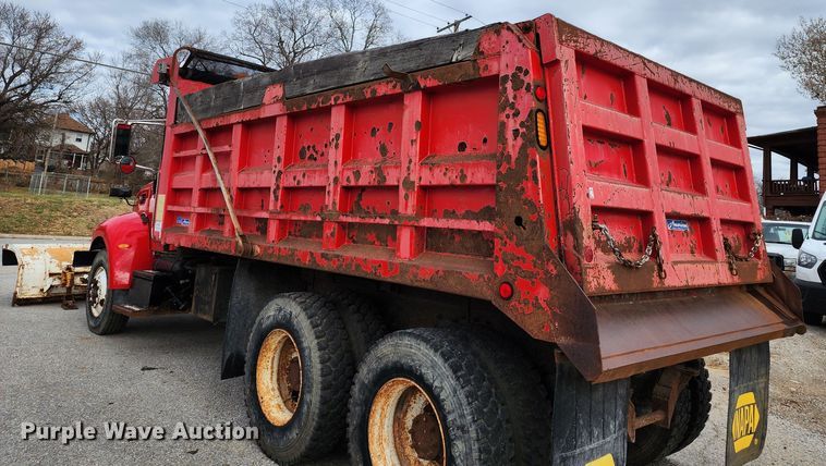 image for item JW9938 2007 Peterbilt 335  dump truck
