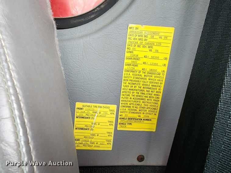 image for item JW9938 2007 Peterbilt 335  dump truck