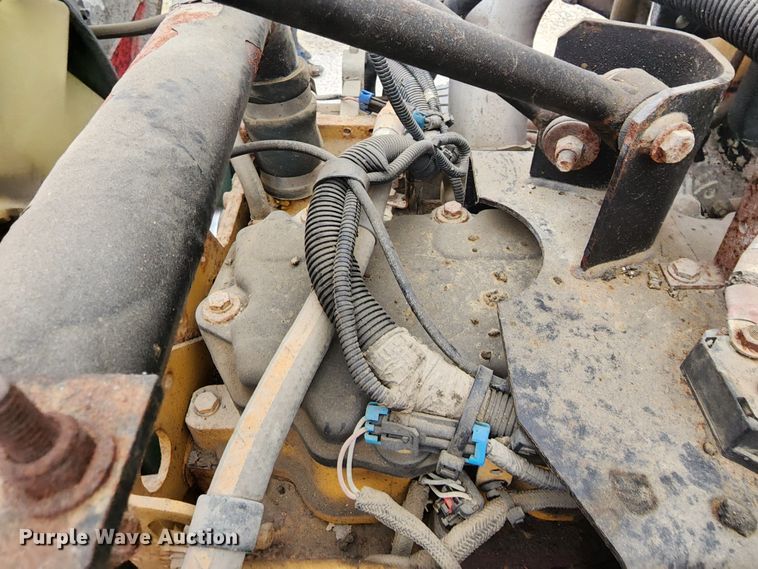 image for item JW9938 2007 Peterbilt 335  dump truck