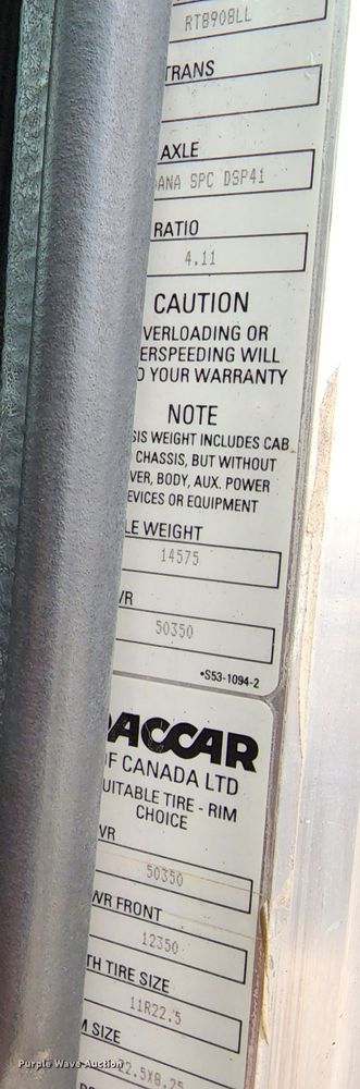 image for item JW9938 2007 Peterbilt 335  dump truck