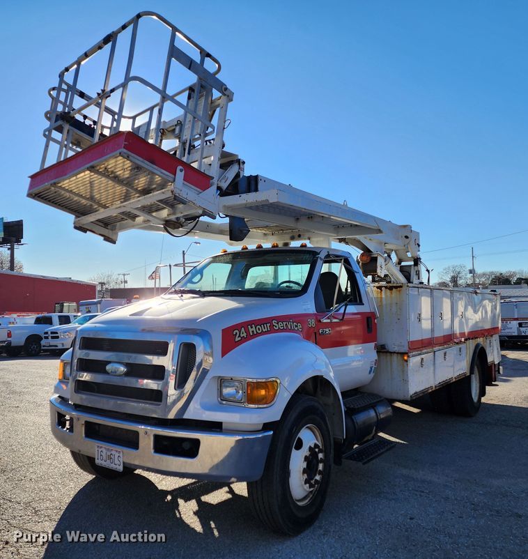 image for item JW9944 2008 Ford F750 Super Duty  bucket truck
