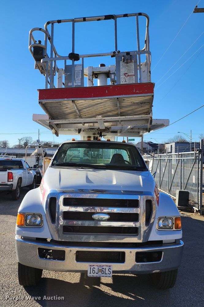 image for item JW9944 2008 Ford F750 Super Duty  bucket truck