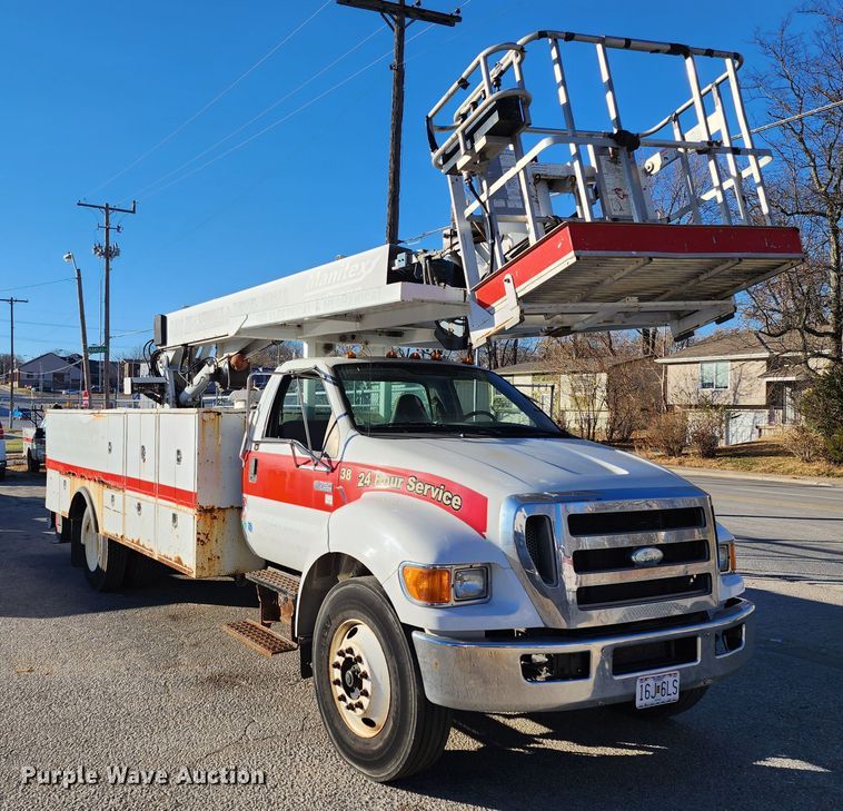 image for item JW9944 2008 Ford F750 Super Duty  bucket truck
