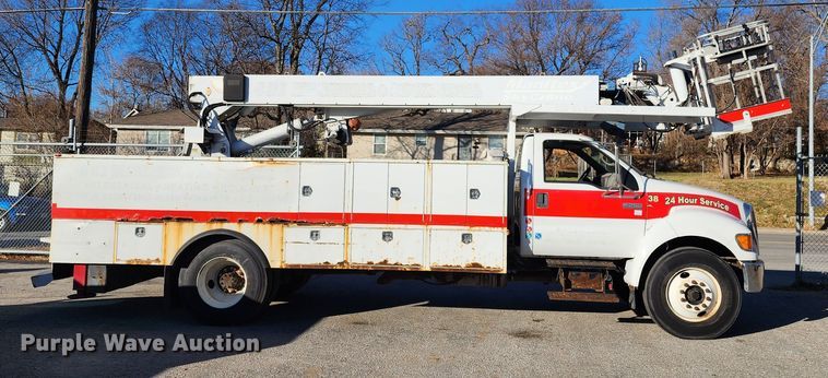 image for item JW9944 2008 Ford F750 Super Duty  bucket truck