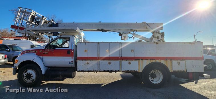 image for item JW9944 2008 Ford F750 Super Duty  bucket truck
