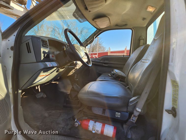 image for item JW9944 2008 Ford F750 Super Duty  bucket truck