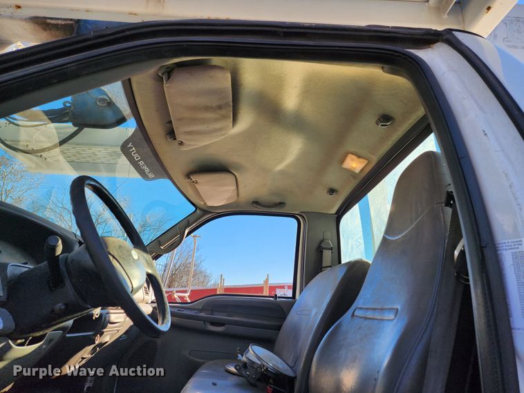 image for item JW9944 2008 Ford F750 Super Duty  bucket truck