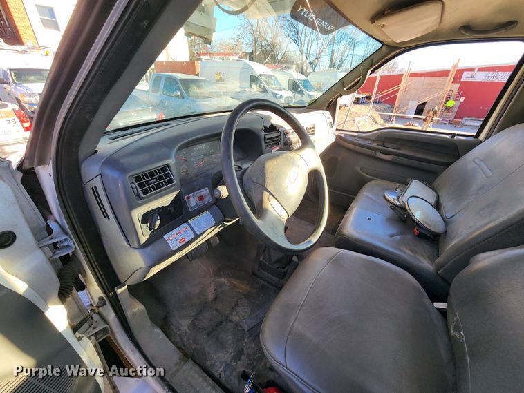 image for item JW9944 2008 Ford F750 Super Duty  bucket truck