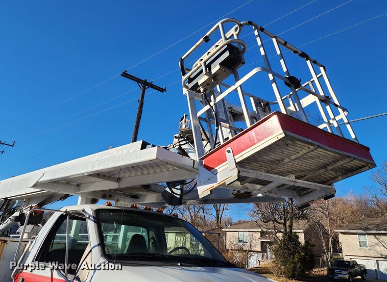 image for item JW9944 2008 Ford F750 Super Duty  bucket truck