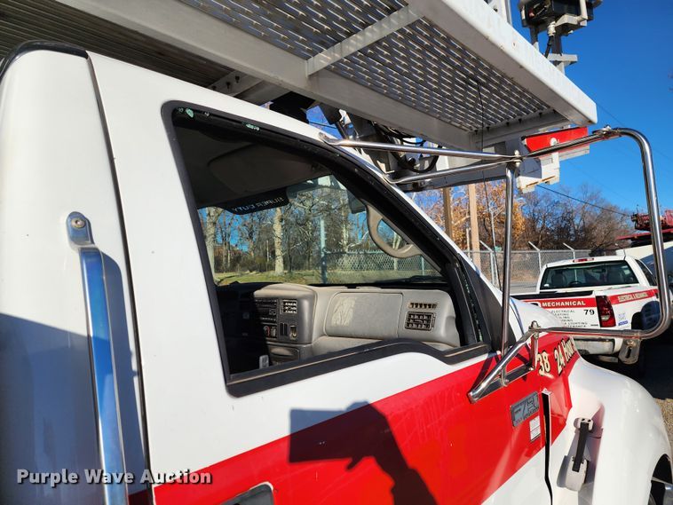 image for item JW9944 2008 Ford F750 Super Duty  bucket truck