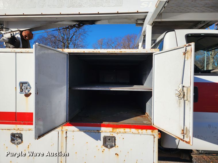 image for item JW9944 2008 Ford F750 Super Duty  bucket truck