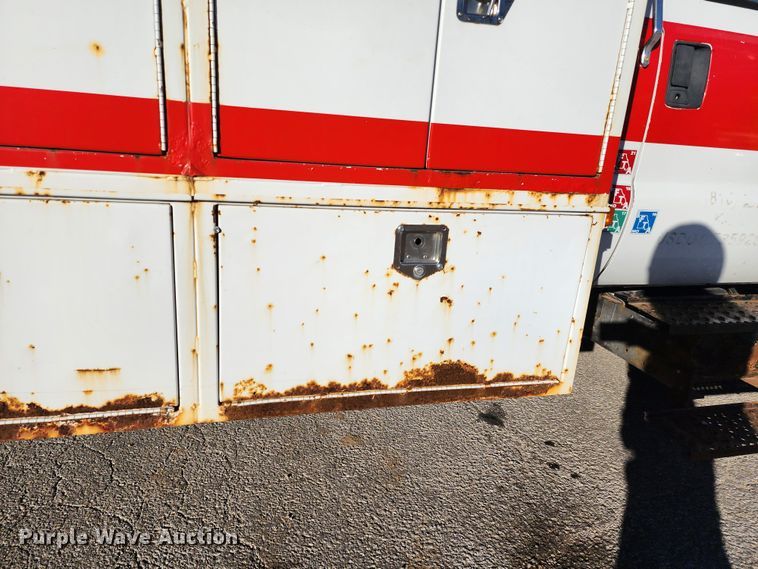 image for item JW9944 2008 Ford F750 Super Duty  bucket truck